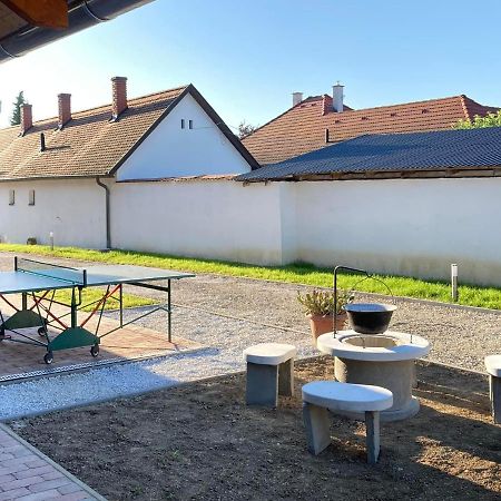 Fazekas Vendeghaz Hotel Balatonkeresztur Luaran gambar