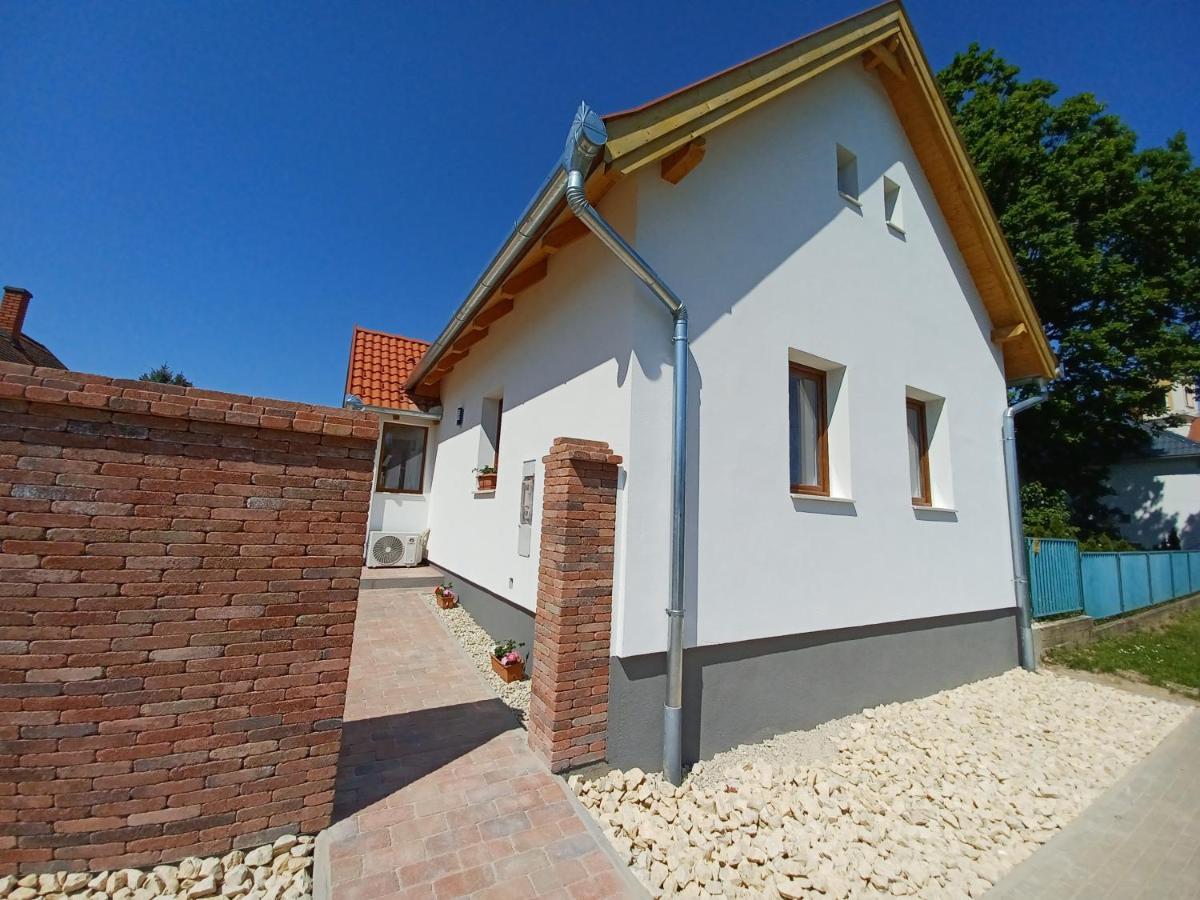 Fazekas Vendeghaz Hotel Balatonkeresztur Luaran gambar