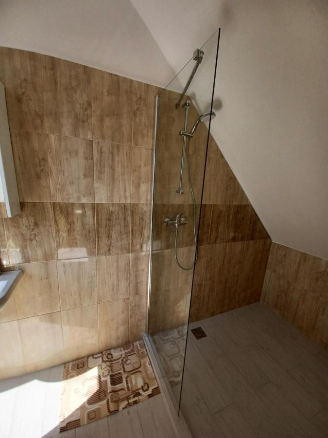 Fazekas Vendeghaz Hotel Balatonkeresztur Luaran gambar