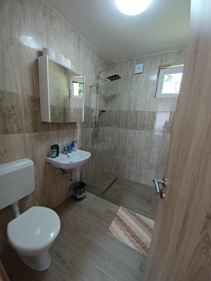 Fazekas Vendeghaz Hotel Balatonkeresztur Luaran gambar